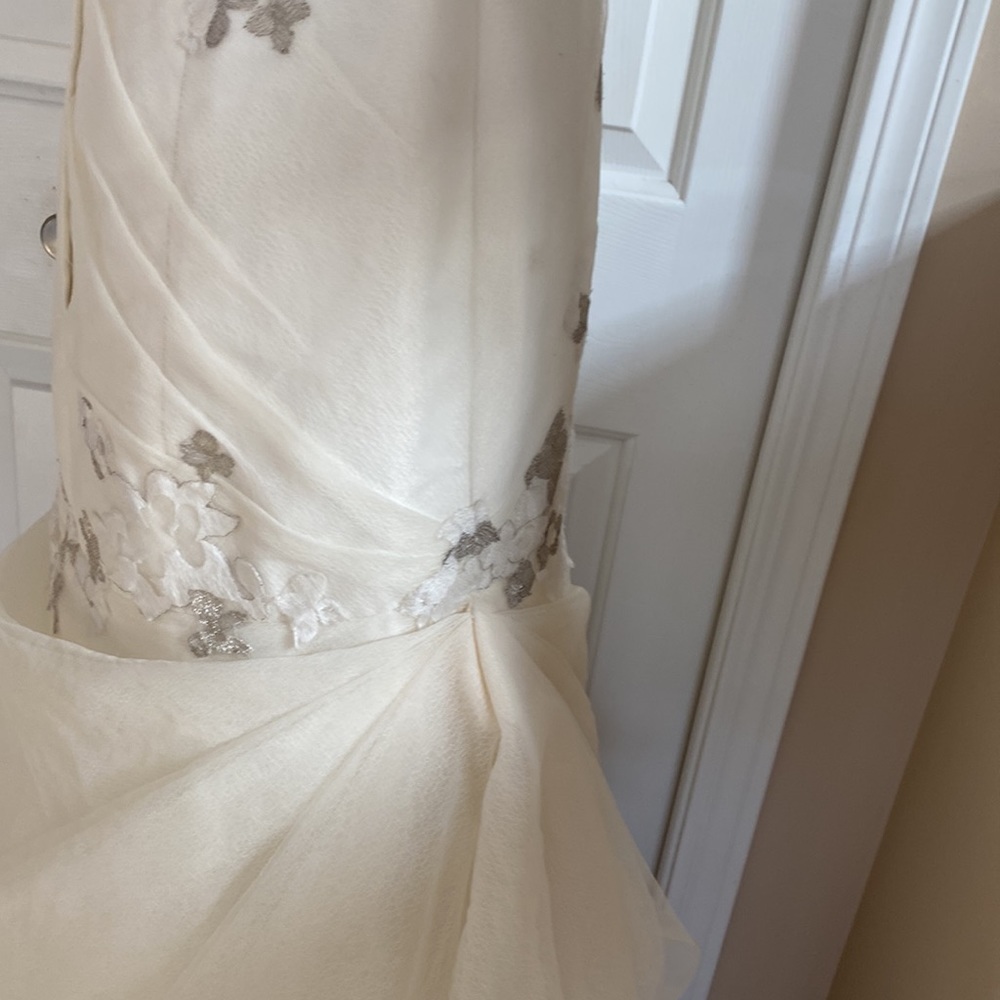 Galina wedding dress size 6 - Picture 13 of 14